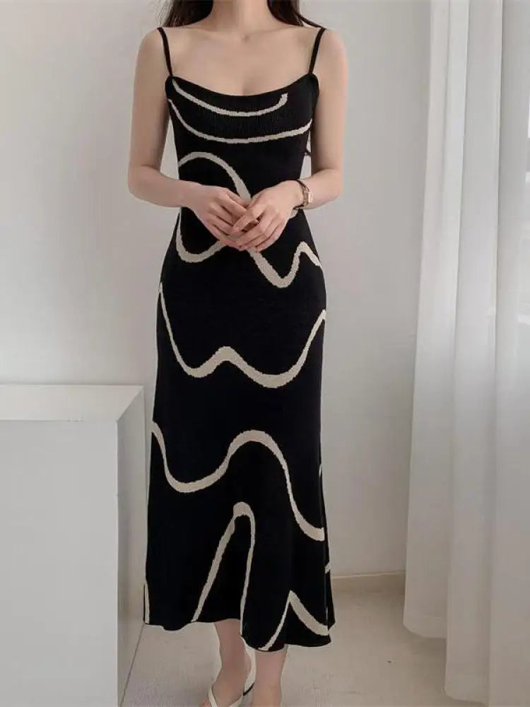 Colleen Contrasting Wave Knit Midi Dress